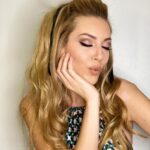 Sinem Kobal Instagram - 70’s 🍩🥳