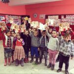 Sinem Kobal Instagram - Çocuklar için @muminsekmanofficial ile tekrar bir araya geldik ve kitabımızı ozellikle istanbul dişinda yaşayan kıtabımıza ulaşamayan hayallerini gerçekleştirmek peşindeki çocuklara gelişim odaklı öğretmenler üzerinden Türkiye Yardım Severler Derneği Kağıthane Şubesi ile ulaştırdık ve 10 kitaptan birini de imzaladık. Gelişen öğrenciler ve geliştiren öğretmenler, dünyayı daha güzel bir yer yapacak. Kendi mucizenizi yaşamanız dileğimle 💫❤️🙏Yaşasın 23 Nisan🥳💃🌸