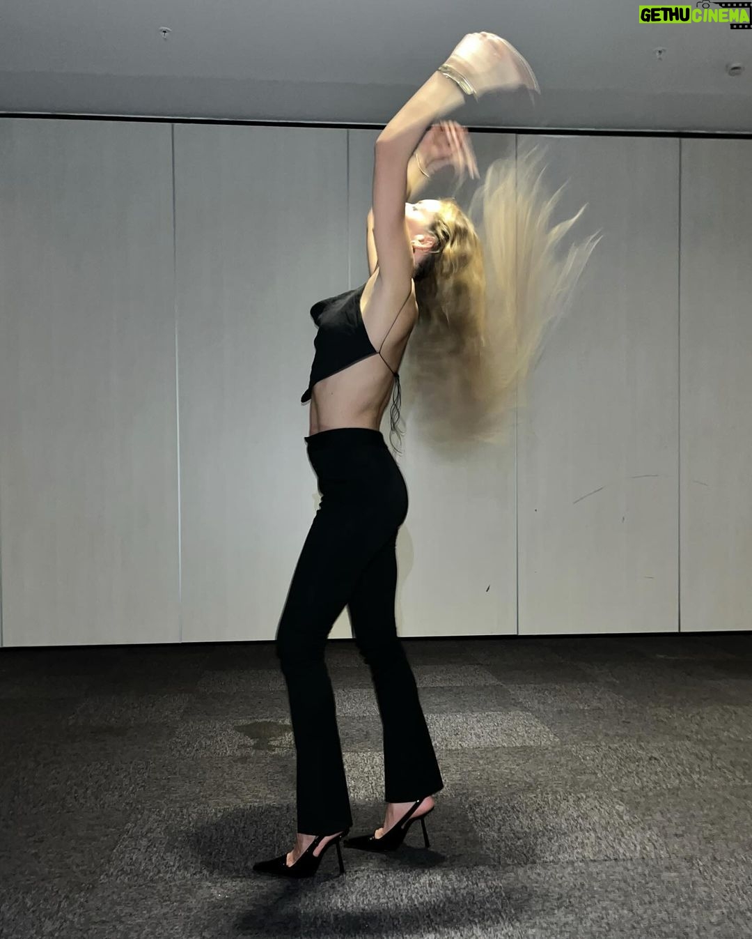 Sinem Kobal Instagram - Galeri gezmesi 💃🦋🤙 #dumplinglove