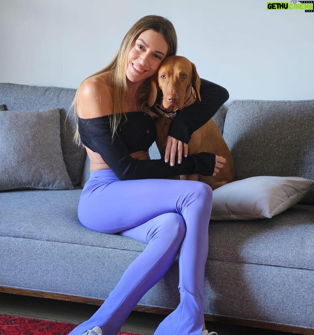 Sinem Kobal Instagram - Bay rocco 😍 📸 @damlasenbark