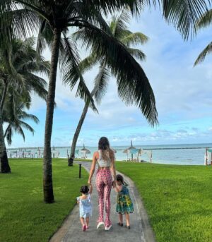 Sinem Kobal Instagram - Mauritius 🌴 sürprizli 💌 #ailealbümü