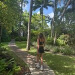Sinem Kobal Instagram - 🌸🐣🦋