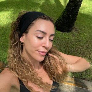 Sinem Kobal Instagram - 🌸🐣🦋