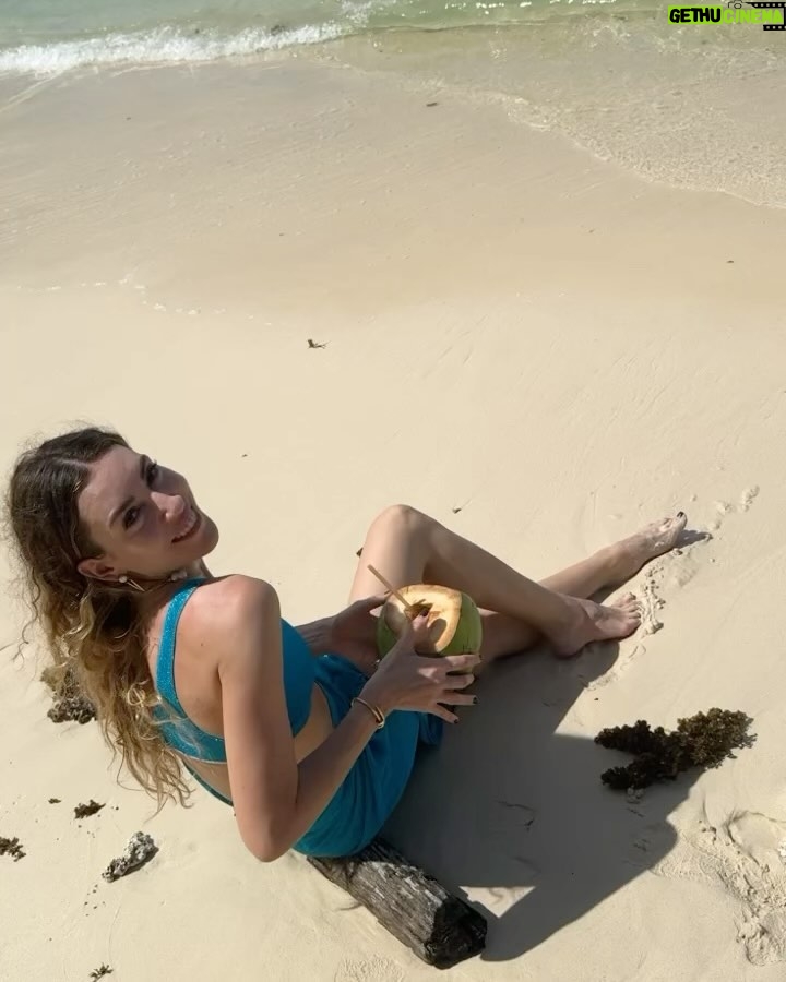 Sinem Kobal Instagram - 🐳🐢🦀🌴🐚🪸 #mauritius 🫠 One&Only Le Saint Géran