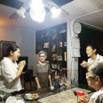 Siraphan Wattanajinda Instagram – สิ่งที่เงินซื้อไม่ได้
ครอบครัว 
ความรัก
ความผูกพันธ์
ขอบคุณมากนะคะ
.
ขอบคุณพ่อกับแม่ที่ให้ชีวิต นุ่นจะถนอมเวลาที่มีเหล่านี้ รักให้สมกับที่พ่อกับแม่รักนุ่น ดูแลให้สมกับที่พ่อกับแม่ดูแลนุ่นมาตลอด ทั้งๆที่นุ่น 41 แล้ว มีสามีแล้ว แม่กับพ่อก็ยังห่วงเสมอ ( ฉันแก่แล้วนะพวกเธอ 😂 )
.
ขอบคุณป๊ากับหม่าม้า  ที่เอ็นดู ที่ห่วงนุ่นเหมือนลูกอีกคนนะคะ  การเป็นสะใภ้สำหรับนุ่นตอนแรกมันก็จะเกร็งๆหน่อยนะคะ ทำตัวไม่ค่อยถูก 😓 ขอบคุณที่เข้าใจ ที่คอยสอน และต้อนรับนุ่นให้เป็นส่วนหนึ่งในครอบครัวนะคะ  มันอบอุ่นใจจริงๆค่ะ 
. 
ขอบคุณที่รัก ที่อยู่เคียงข้างเสมอ ไม่ขอบคุณออกสื่อมากหรอก เดี๋ยวเหลิง 🤣 ตัวเองก็รู้ว่าเค้ารู้สึกยังไง ช่ายยยยไหมกู๋ท็อป 
.
ขอบคุณคุณเพื่อน คุณน้อง ที่อยู่เป็นเพื่อนจริงๆ เป็นทั้งเพื่อน เป็นทั้งแรงงาน เป็นคนคอย support เป็นคนที่ยิ้มไปด้วยกัน เศร้าไปด้วยกัน  ดีใจที่มีพวกเธออยู่เคียงข้างนะ
.
อยากขอบคุณทุกๆอย่างที่ผ่านเข้ามาจนถึงตอนนี้ ทั้งดี ทั้งร้าย ทั้งสุข ทั้งทุกข์ ทั้งชม ทั้งเกลียด ทุกๆอย่างหล่อหลอมให้นุ่นเป็นนุ่นจริงๆ  ต่อไปนี้ไม่ว่าจะเจออะไรอีก อย่างน้อย นุ่นก็รู้ว่านุ่นมีครอบครัว มีเพื่อนที่อยู่ข้างๆ  เป็นที่พักพิง เป็นขุมพลังใจในชีวิต 
.
สุดท้าย
. 
ขอบคุณตัวเอง  เธอเก่งมากนะศิรพันธ์ ฝ่าฟันมาถึง 41 ปีจนได้  เธอแกร่งกว่าที่เธอเป็น เธอมีดีกว่าที่เธอคิด … 
ขอให้เธอยินดีที่จะมีความสุข กล้าที่จะปฏิเสธสิ่งที่ทำให้เธอทุกข์ใจ
.
เธอคู่ควรกับการเป็นเธอ กับสิ่งที่เธออยากเป็น…จริงๆ
.
#รักเธอนะตัวเอง
