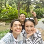 Siraphan Wattanajinda Instagram - ทีมลูกหลานเชียงใหม่ 🌿 . คุณนายแม่ไม่มองกล้องอีกแล้นนนน 😂 แม่ริม เชียงใหม่