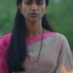 Siri Ravikumar Instagram - Have you watched the beautiful trailer of Swathi Mutthina Male Haniye yet? Trailer Out Now on Anand Audio YouTube Channel #SMMHonNovember24 See You At The Movies 🍿 divyaspandana @rajbshetty @siriiravikumar @applebox.studios @lighterbuddhafilms #PraveenShriyan @midhunmuku @sync.cinema @balajimanohar @suryavasishta @rekhakudlig @jp.tuminad @snehassharma @gopalkrishna_dhruv karthik_krg @yogigraj @kabilanchelliah @sunayanasuresh @aanandaaudio @krgconnects @krgstudios