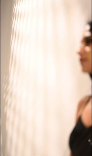 Siri Ravikumar Instagram - ⭐🖤
.
Shot and edited by @vageeshkanth 
Make up and hair - @haavya.thom 
Wearing- @_shubha_boutique_