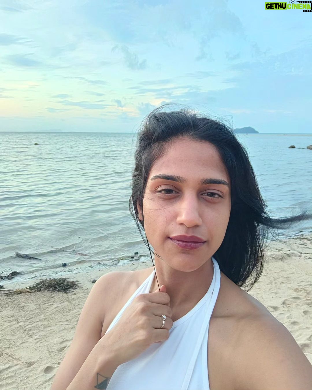 Siri Ravikumar Instagram - Thailand photo dump. Thinking of the island sigh! 🌊