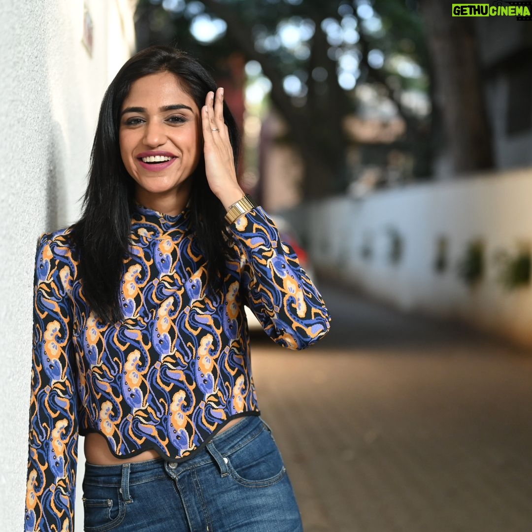 Siri Ravikumar - 3.4K Likes - Here we go again 💜! Haha
.
PC - @vageeshkanth