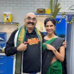 Siri Ravikumar Instagram - Bombaat Bhojana Season Naalku, Joraagi ondu step haaku! 🫶🏼😁 It's phenomenal how this man has completed three seasons, 1000 episodes on the show! Now it's time for Season 4 and I feel so happy to be part of this celebration! Yayyy🥰 stay tuned, for Sankranti special 🤗 @sihikahichandru sir you are the best! ❤️ More power to you @bombaatbhojana