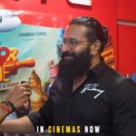 Siri Ravikumar Instagram - Mangalore - You have turned our movie into a celebration! Thank you 😍 @rishabshettyofficial ♥️♥️♥️ #BachelorPartyInCinemas