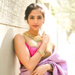 Siri Ravikumar Instagram - Sankranti Habbada ShubhashayagaLu 🩷 Wearing - @shreevaraadesignstudio Make up - @makeupstoriesbyyashaswini Photography - @vageeshkanth Accessories - @velvetboxby