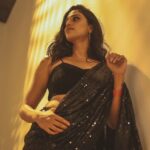 Siri Ravikumar Instagram - Clear the drafts before the year ends 😬 Wearing - @_shubha_boutique_ Make up and hair- @haavya.thom PC - @vageeshkanth