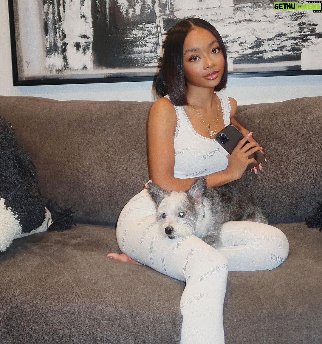 Skai Jackson Instagram - Me and Oti chillin! 🐶