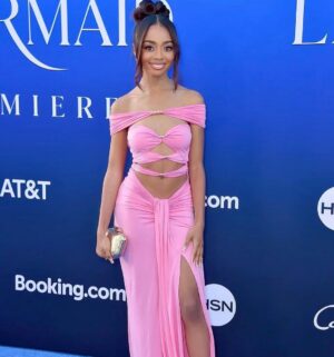 Skai Jackson Instagram - Disney’s The Little Mermaid premiere 💖
@theofficialpandora

#TheLittleMermaid #disneyxpandora #pandorapartner 

#STYLEDbyMonicaRose