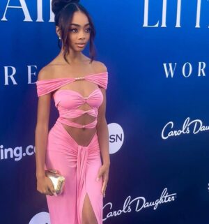 Skai Jackson Instagram - Disney’s The Little Mermaid premiere 💖
@theofficialpandora

#TheLittleMermaid #disneyxpandora #pandorapartner 

#STYLEDbyMonicaRose