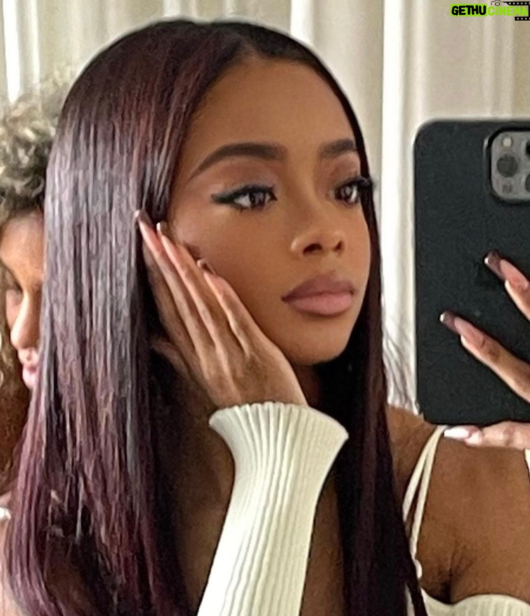 Skai Jackson Instagram - Another @cacharelparfums dump. Last one I promise 🥰 Los Angeles, California