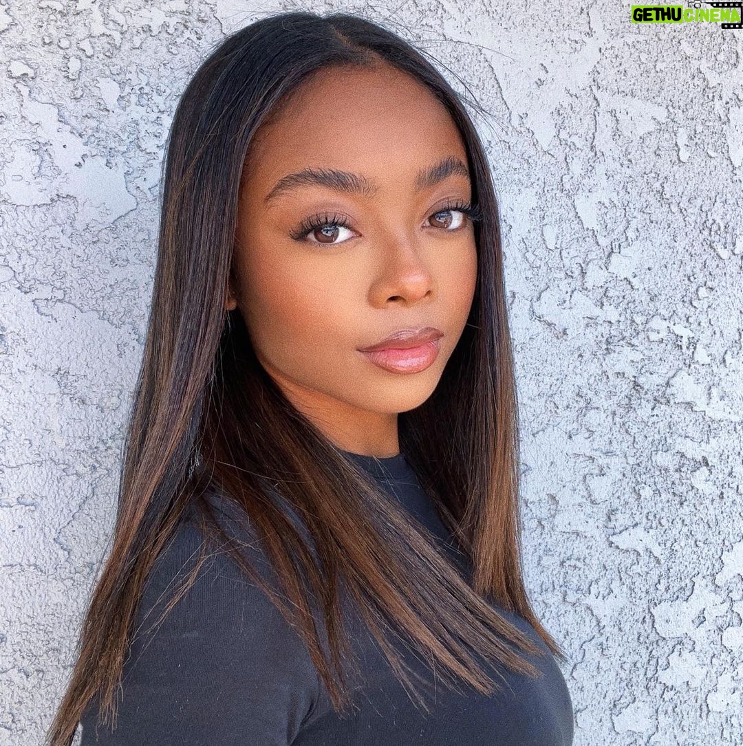 Skai Jackson Instagram - What's it giving...? Glam from @boxycharm #ad Los Angeles, California