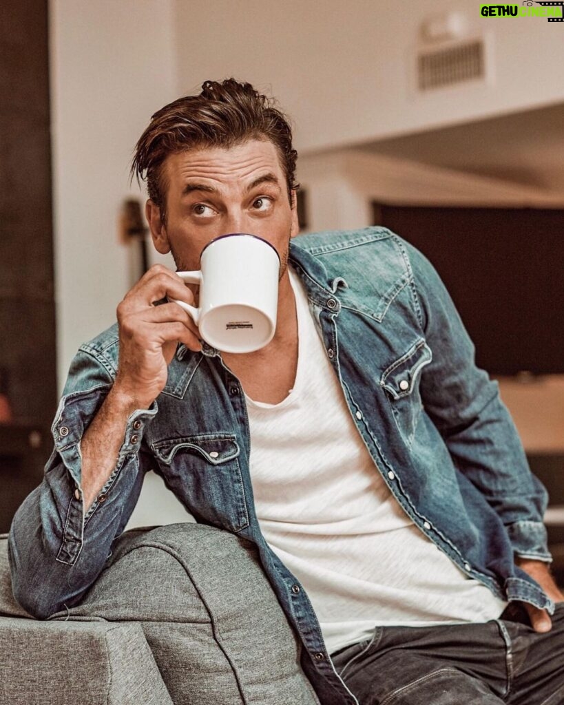Skeet Ulrich Instagram - “Wake up, make up your mind, seek the knowledge and you will find, be your own person.” - Ministry Los Angeles, California