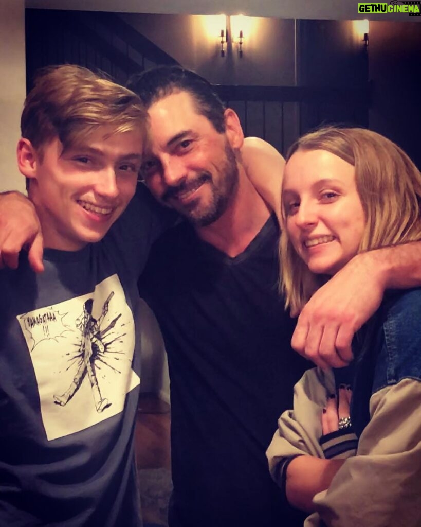 Skeet Ulrich Instagram - So grateful for these two rays of sunshine!!! They fill every day with love and I am the proudest papa on the planet for who they are as people ❤️❤️ Happy Thanksgiving everyone!