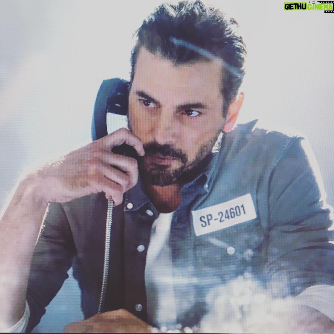 Skeet Ulrich Instagram - Sometimes you have to clean the slate and call for a fresh start...will it be tomorrow night?