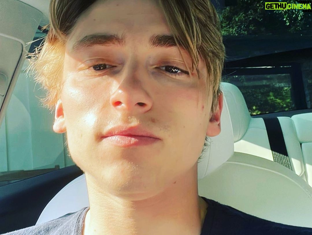 Skeet Ulrich Instagram - 21 years old today and you both continue to fill my heart and soul with love and pride ❤️