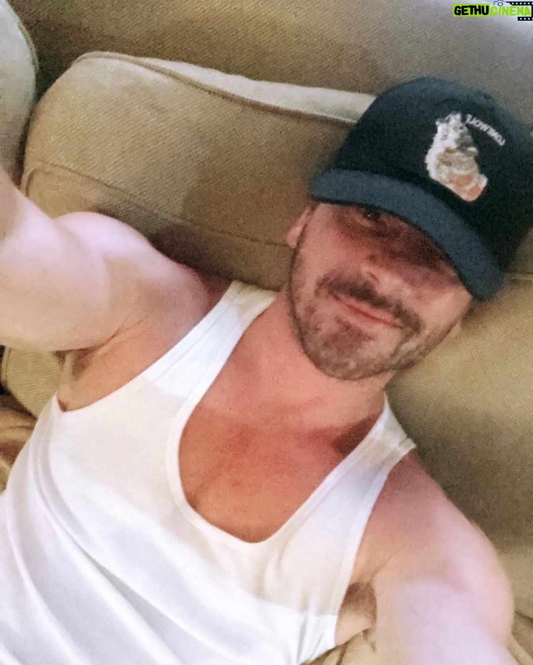 Skeet Ulrich Instagram - Happy Monday! Have a great week out there! Do good 😇