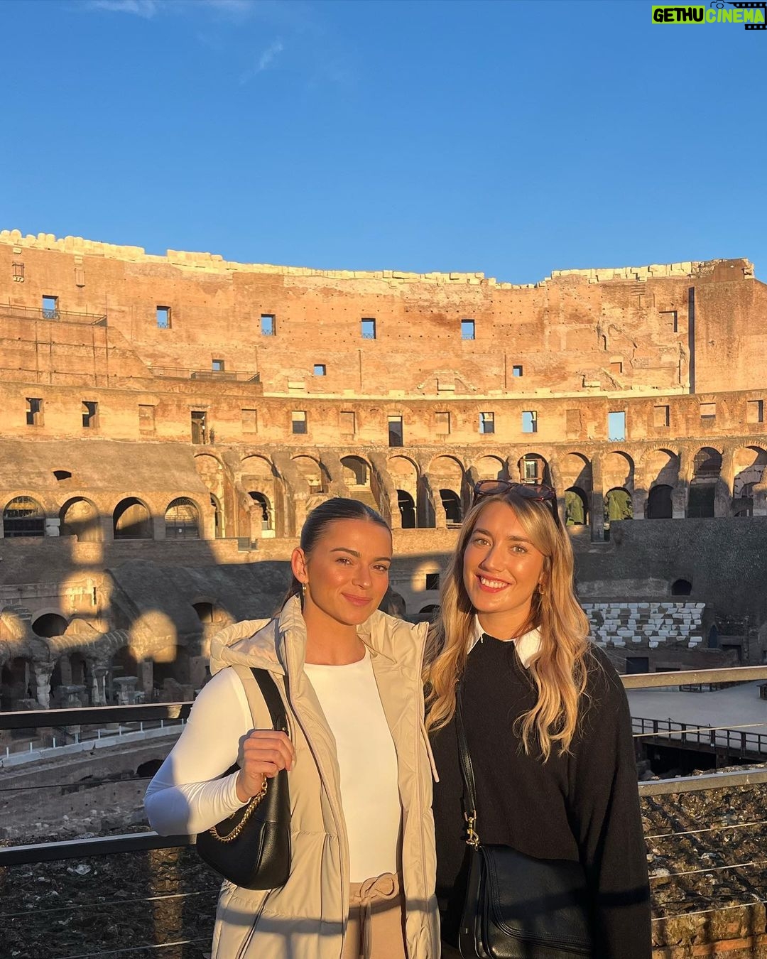Skye Nicolson Instagram - Powerful & timeless 😍 Colloseum dii Roma