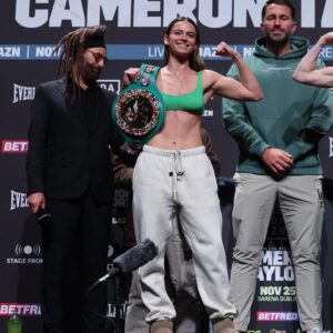 Skye Nicolson Instagram - Best shape of my life 👑 work time 😤