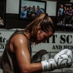 Skye Nicolson Instagram - Typical day in the office 💼 @eddie_lam71 telling me off about something 🤪 Ibox Gym