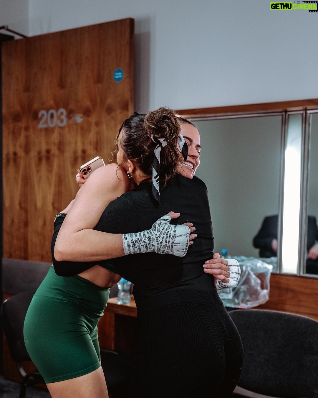 Skye Nicolson Instagram - Fight night photo dump 2 🥹❤️ Dublin, Ireland