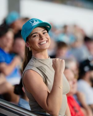 Skye Nicolson Instagram - @skyebnic on the bandwagon! 🥊 #BringTheHEAT #BBL13