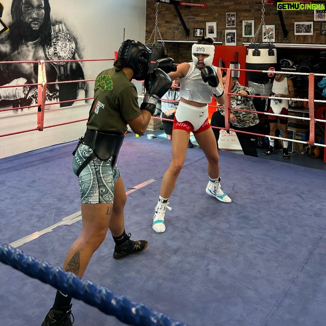 Skye Nicolson Instagram - Shout out to this chick @hulky_100 for the quality work, always available, never cancels, a pleasure to work with π€ refreshing to find good & real people in this sport - keep grafting champ π₯π London, United Kingdom