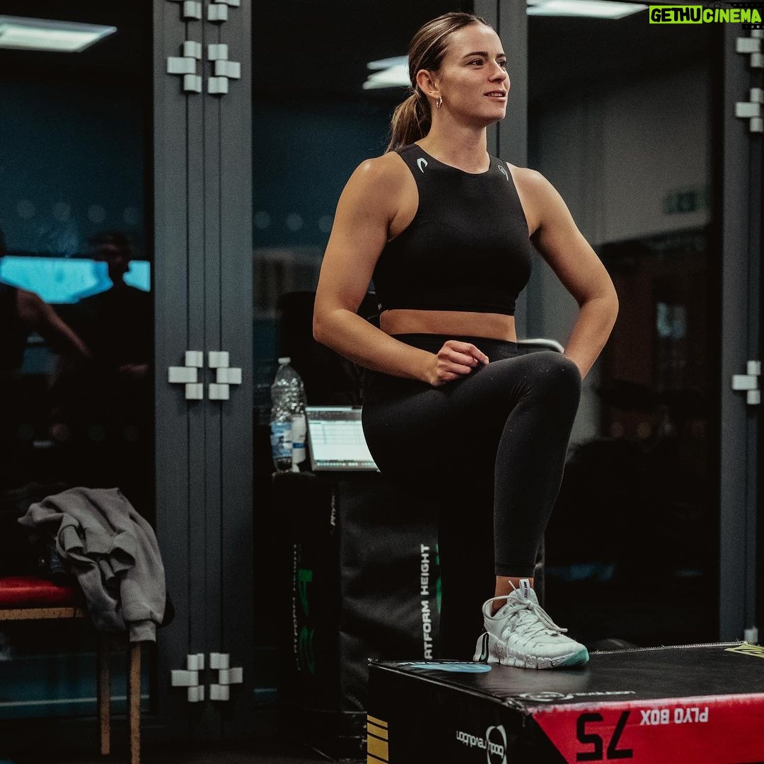Skye Nicolson Instagram - 3 weeks out today and another beast week banked - ready for ANYTHING my opponent brings Nov 25 π€π€π€ #smarter #fitter #faster #stronger #CameronTaylor2 #NicolsonWildheart #futureundisputed Bromley, Bromley, United Kingdom