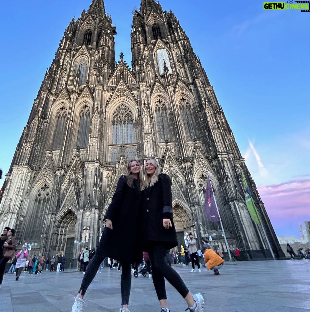 Skye Nicolson Instagram - Lovely little weekend in Germany feeding my soul with good energy, belly laughs and genuine love π was nice to have a slice of home with my people π¦πΊπ«ΆπΌ Cologne, Germany