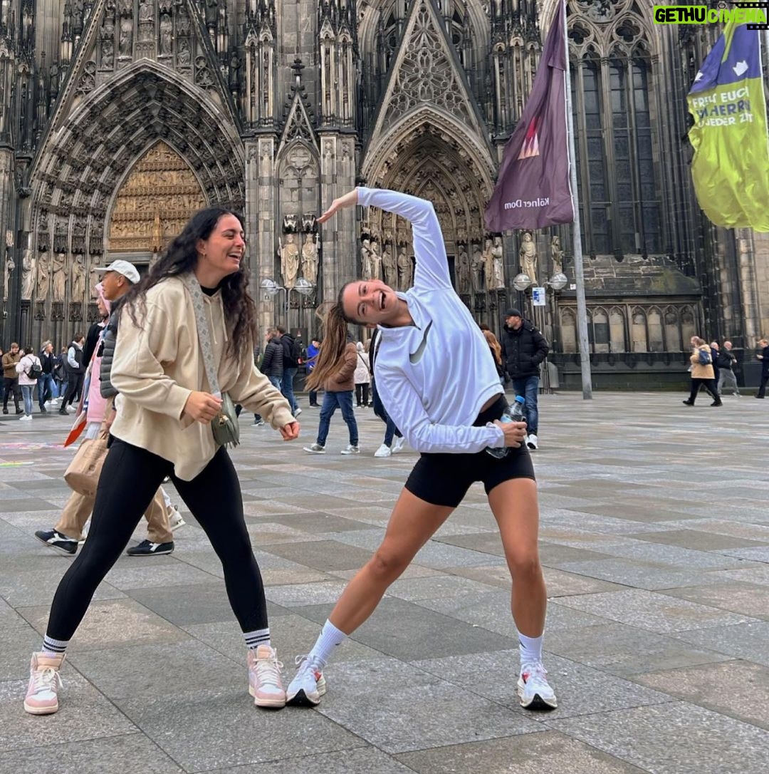 Skye Nicolson Instagram - Lovely little weekend in Germany feeding my soul with good energy, belly laughs and genuine love π was nice to have a slice of home with my people π¦πΊπ«ΆπΌ Cologne, Germany