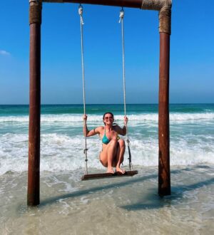 Skye Nicolson Instagram - Family beach dayyyy 🇦🇪 🌞 ❤️