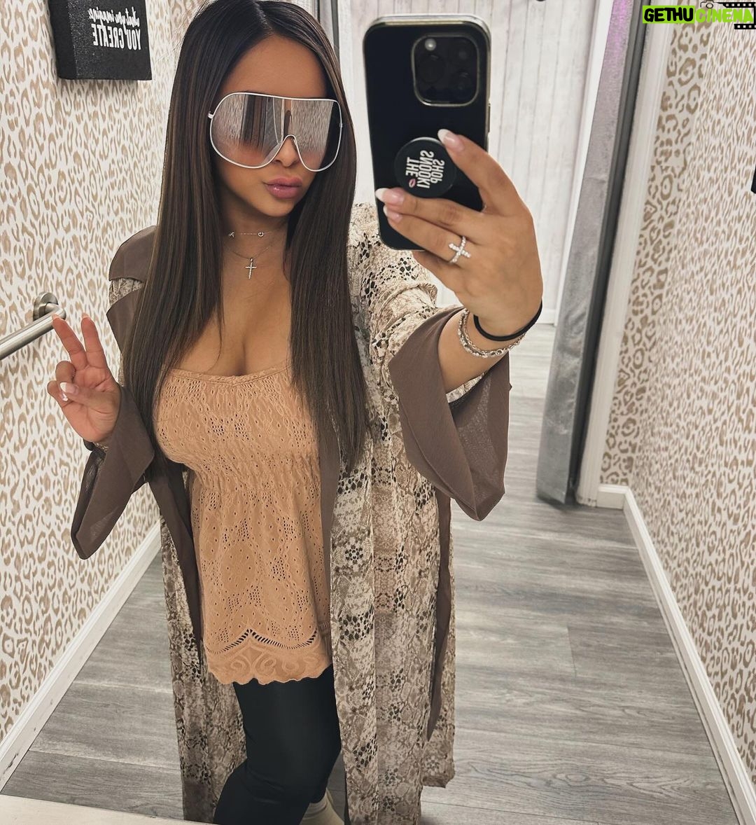 Snooki Instagram - Had SO MUCH fun with all you queens yesterday at my VIP event in Seaside! 🥂 💋 @thesnookishop Seaside Heights, New Jersey