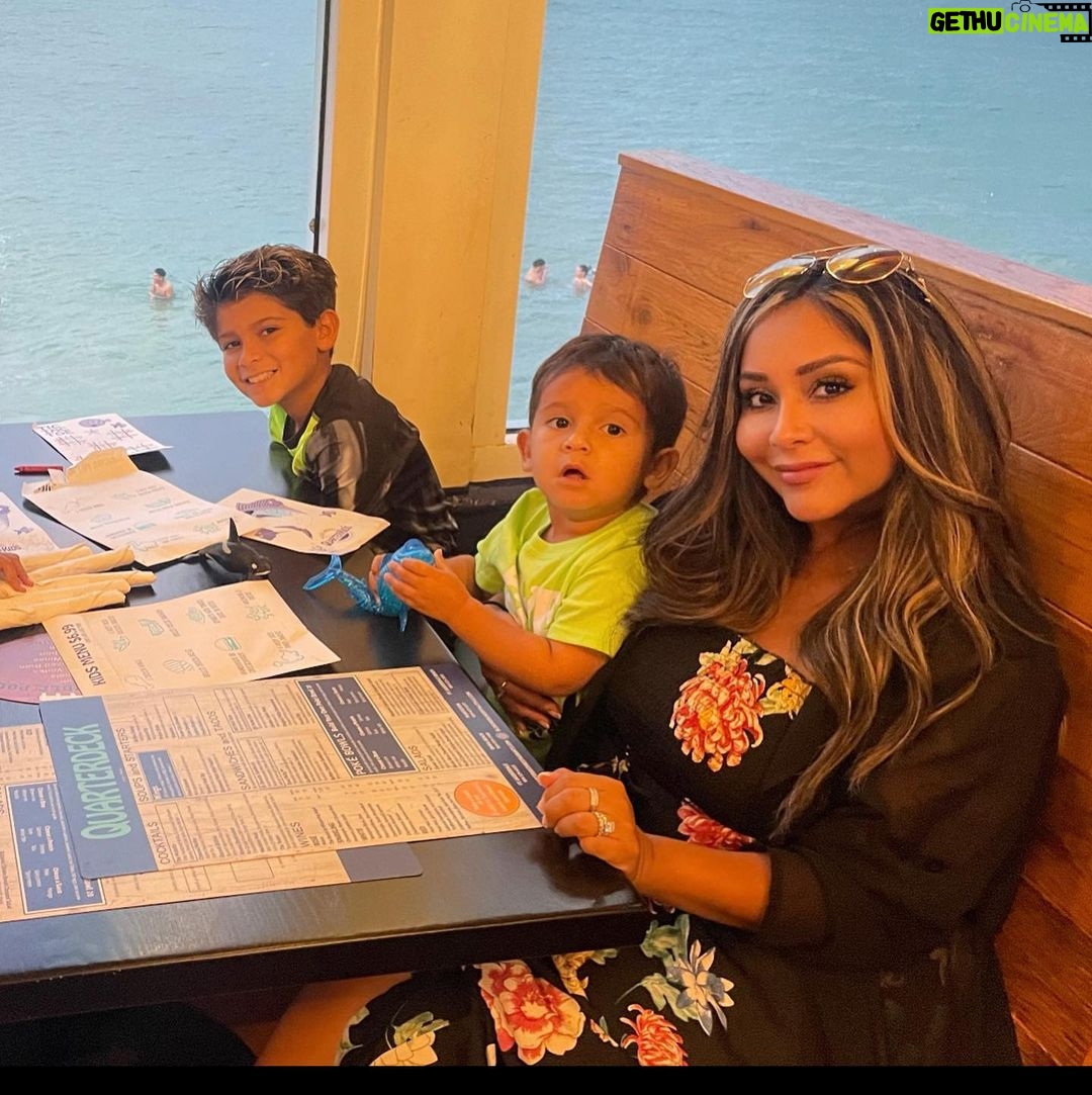 Snooki Instagram - I LOVE MY BOYS! 💙 always keeping me on my toes! Im so blessed to be your mommy! I LOVE YOU more than you’ll ever know! #happynationalsonsday