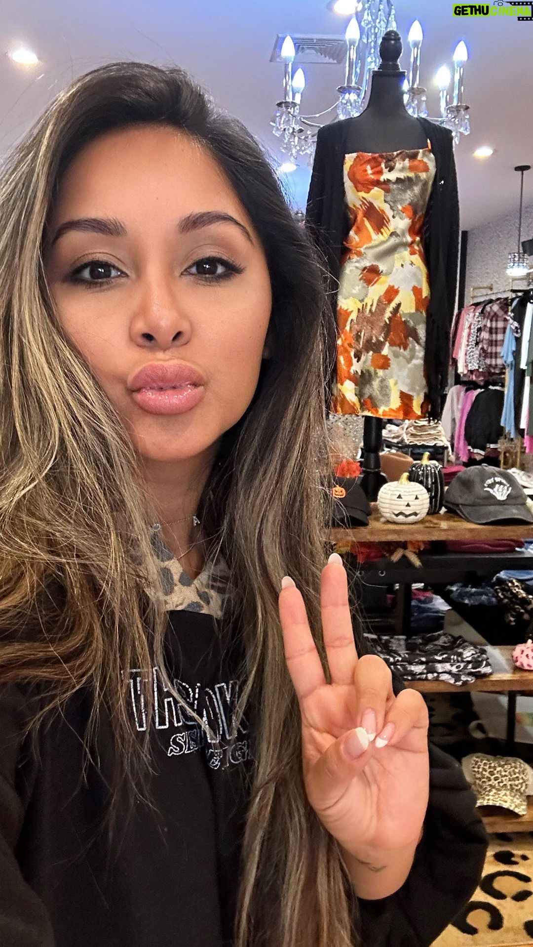 Snooki Instagram - WELCOME TO THE SNOOPY SHOP! ππ @thesnookishop βthis is my livelihood!β THE SNOOKI SHOP