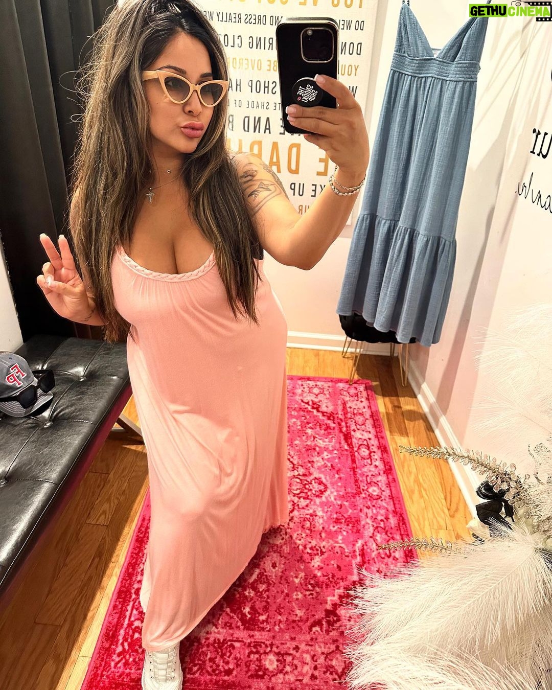 Snooki Instagram - Shop with meeeee on this fine Sunday ✌🏽✨ @thesnookishop THE SNOOKI SHOP