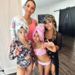 Snooki Instagram - Twinning all day. 😘✌🏽 @jwoww