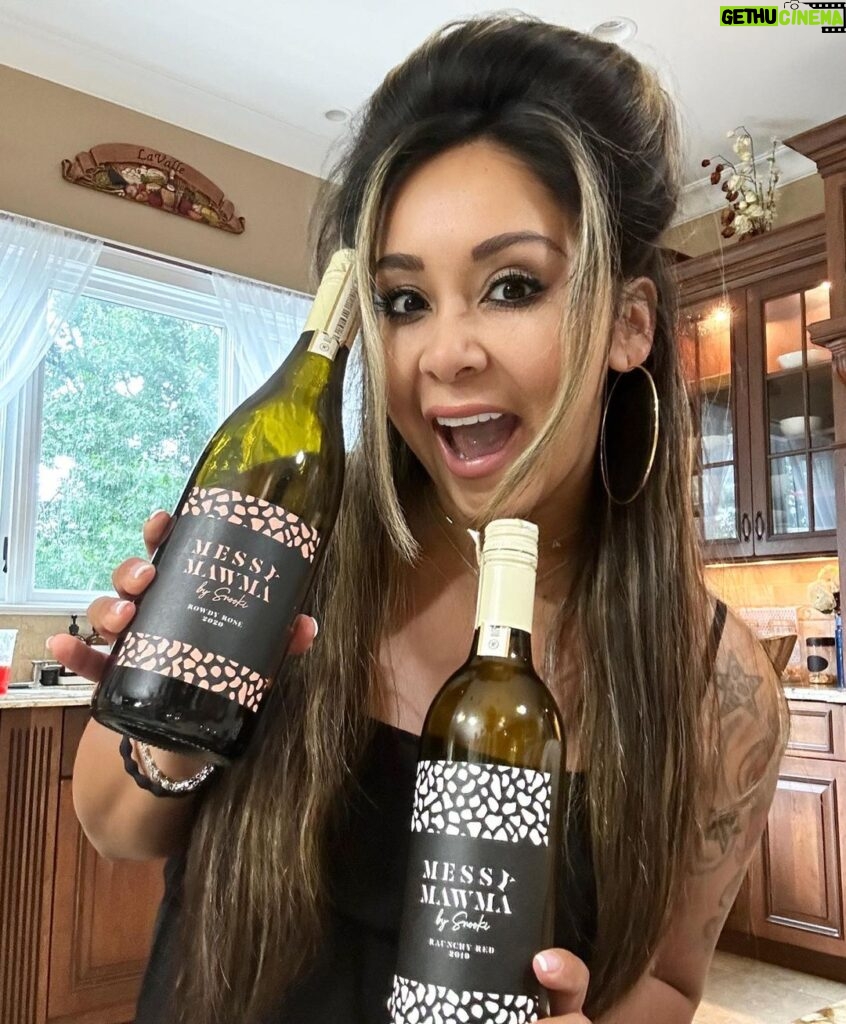 Snooki Instagram - HAPPY 4TH !! Mawma is ready to celebrate with MESSY MAWMAAAAA 💋 (Also 45% off ends today! @thesnookishop )