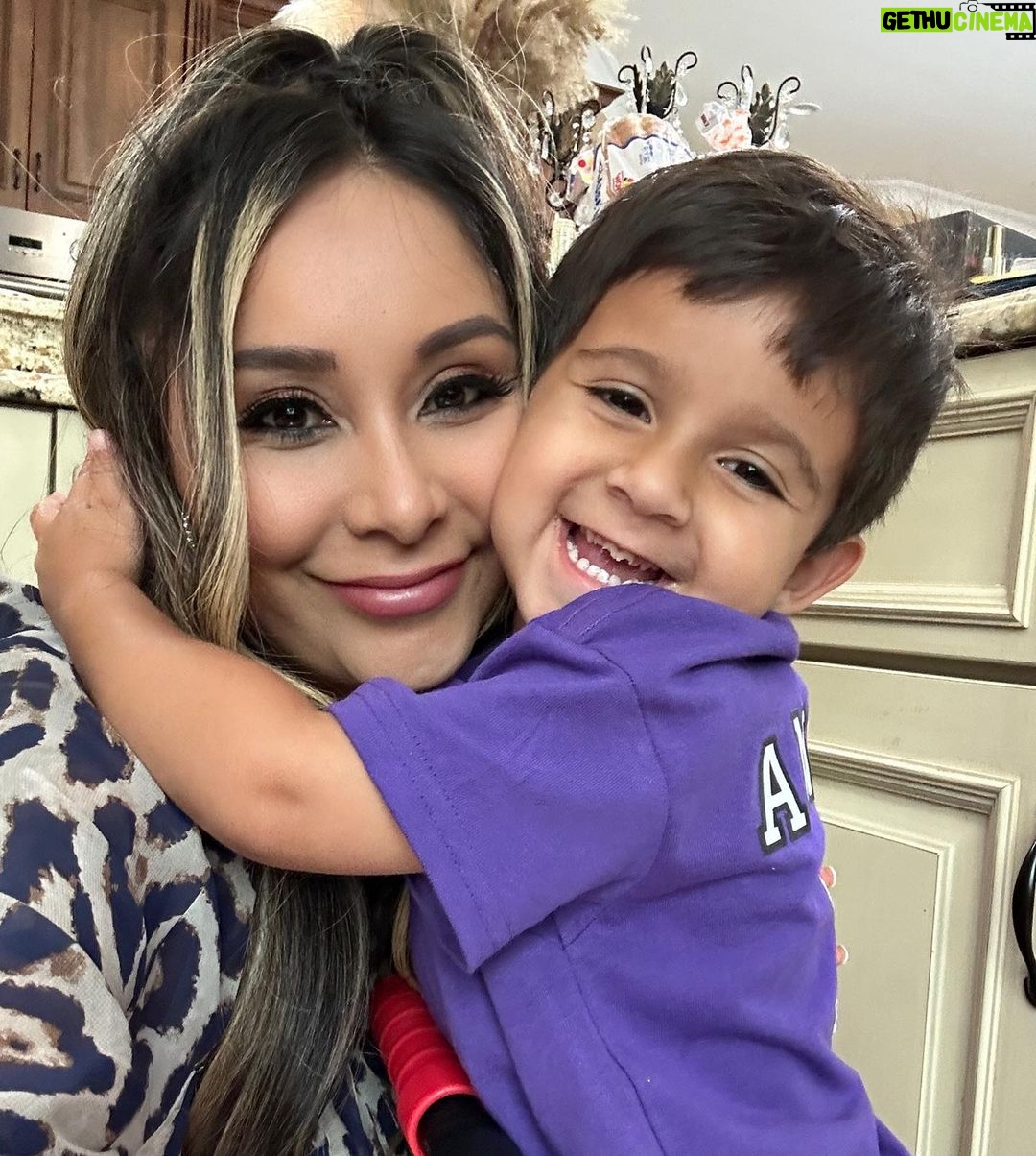 Snooki Instagram - He loves his mawma 💕 #myworld