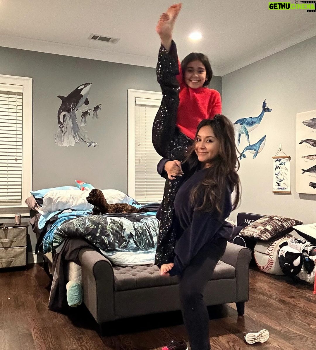 Snooki Instagram - CHEER QUEENZ 4LIFE 💕 @sissygiovanna