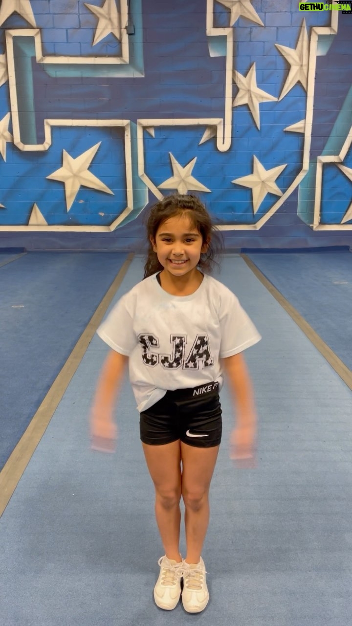 Snooki Instagram - Stahppppp. My babygirl. 😩😩 #cheermom