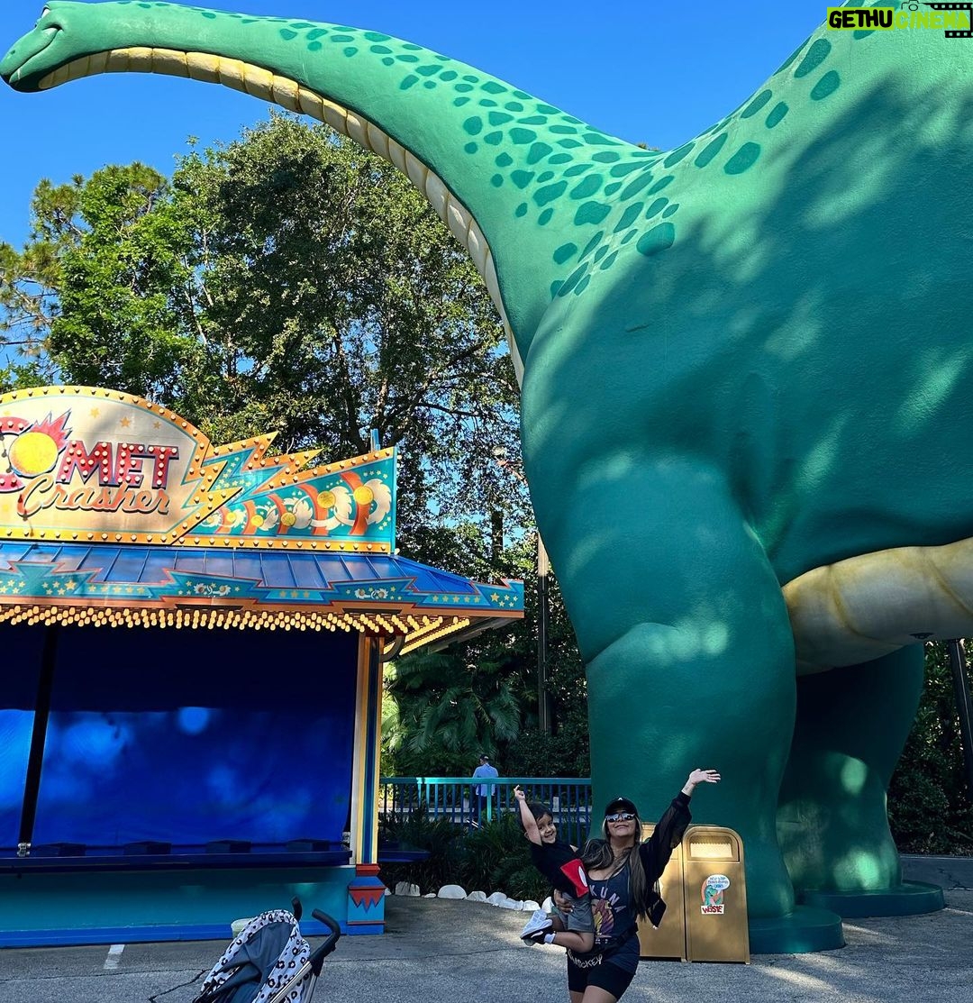 Snooki Instagram - No one loves dinosaurs & animals more than my Angelo🦕🦖 #mommysondate