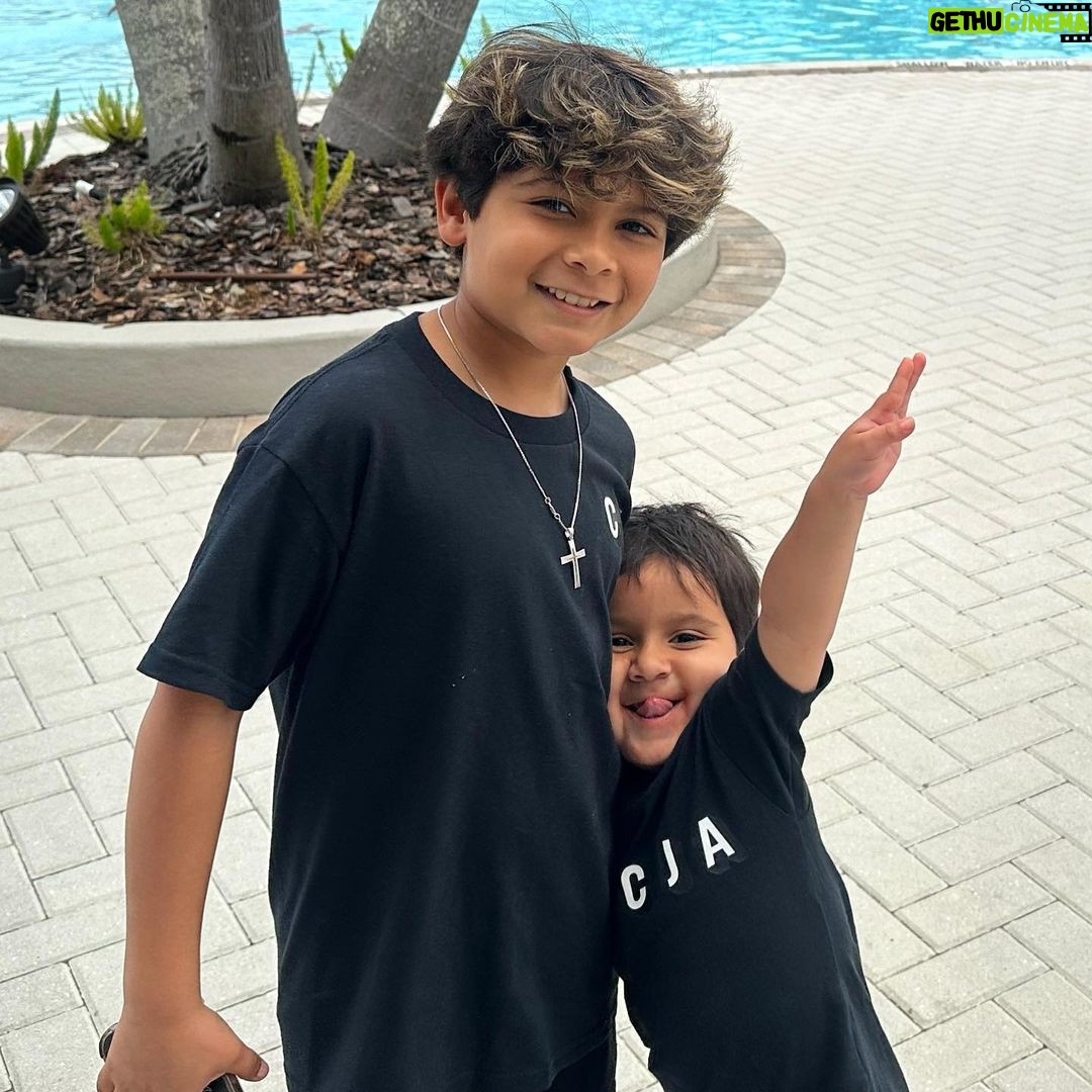 Snooki Instagram - Supportive brothers ready to cheer on their sissy @sissygiovanna 💙✨ LETS GO @cja_crossfire @cja_allstars 💙💙