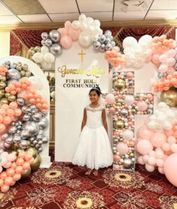 Snooki Instagram - God bless my baby girl Giovanna Marie🕊️ 🎈: @herecomesthefunshop 🧁: @confectionsofarockstar 📸: @tapsnap1165 🎶: @anthonyismydj_